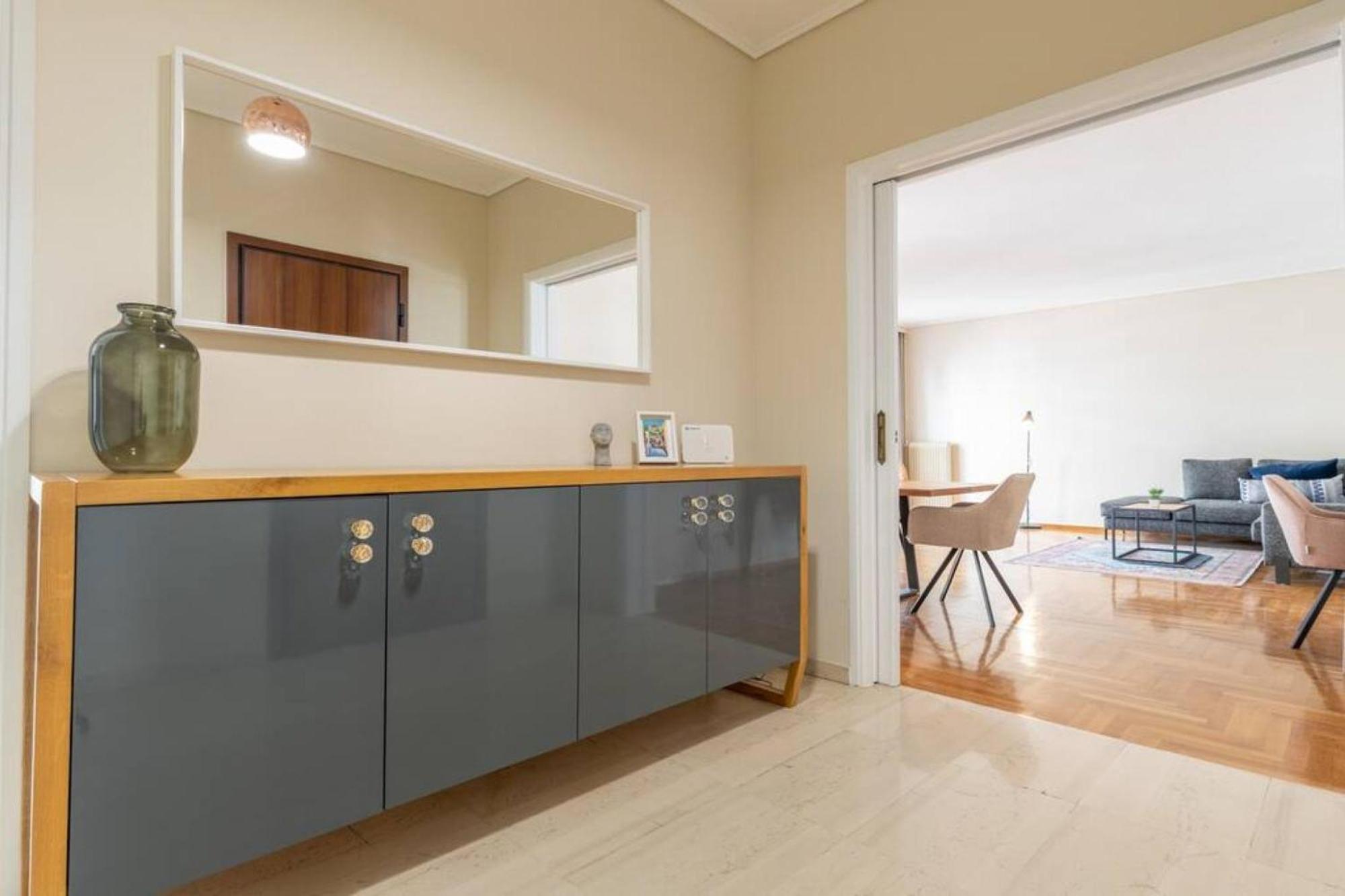 Amfitritis Family Lux Apartment At Palaio Faliro Athena Bagian luar foto